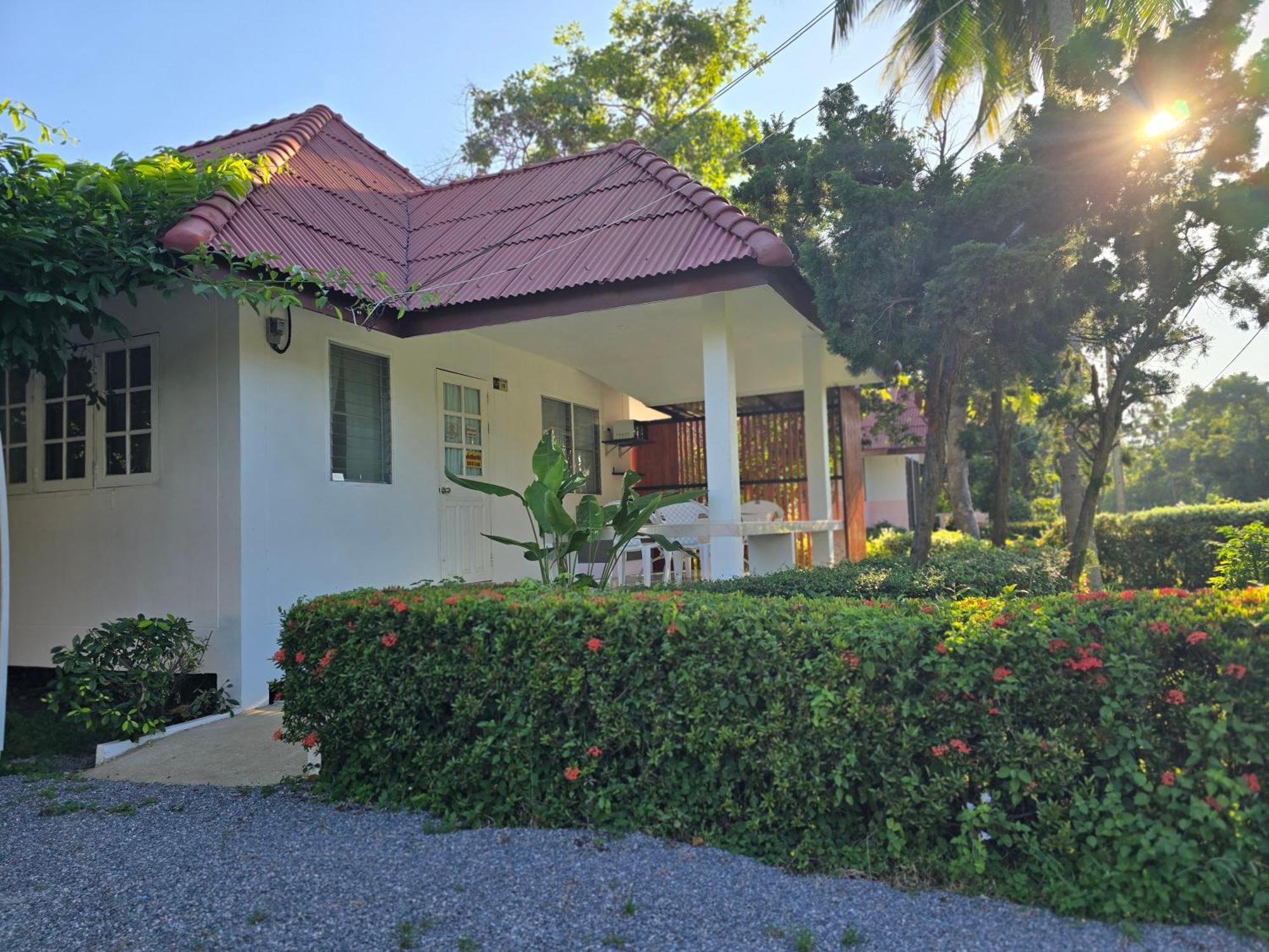 Baan Golden Resort Sam Roi Yot Exterior foto