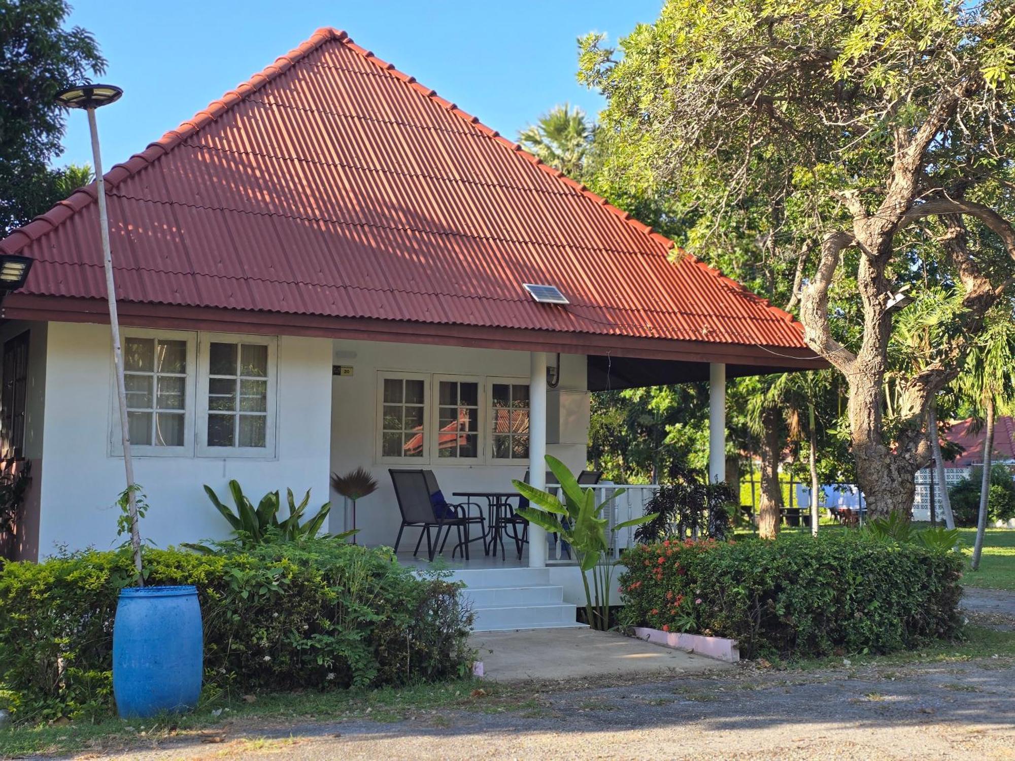 Baan Golden Resort Sam Roi Yot Exterior foto